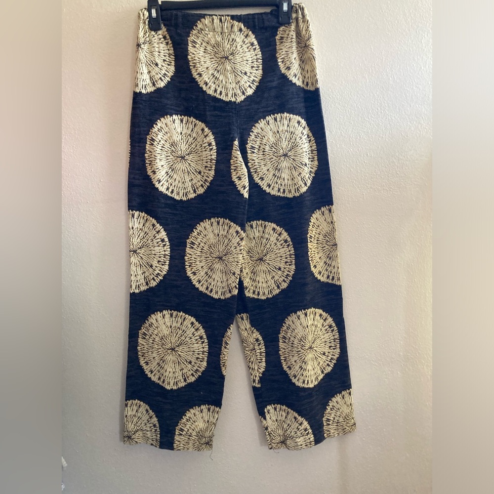 Cropped wide leg, stretchy waist pants!